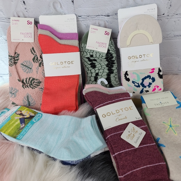 Gold Toe - So - Cuddl Duds and Talbots Accessories - 22 pairs of socks